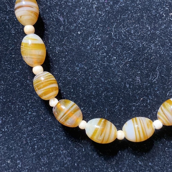 Glass Beaded necklace Swirl Striped tan & cream beads jewelry - Picture 4 of 16